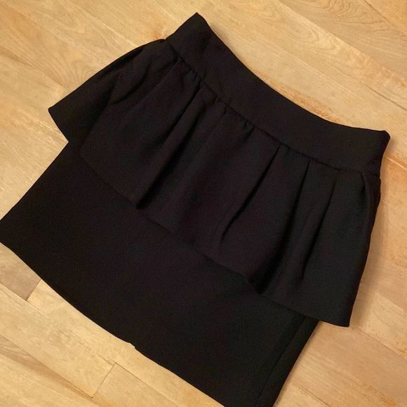 MILLY OF NEW YORK Wool Blend Black Peplum Skirt - Picture 3 of 10